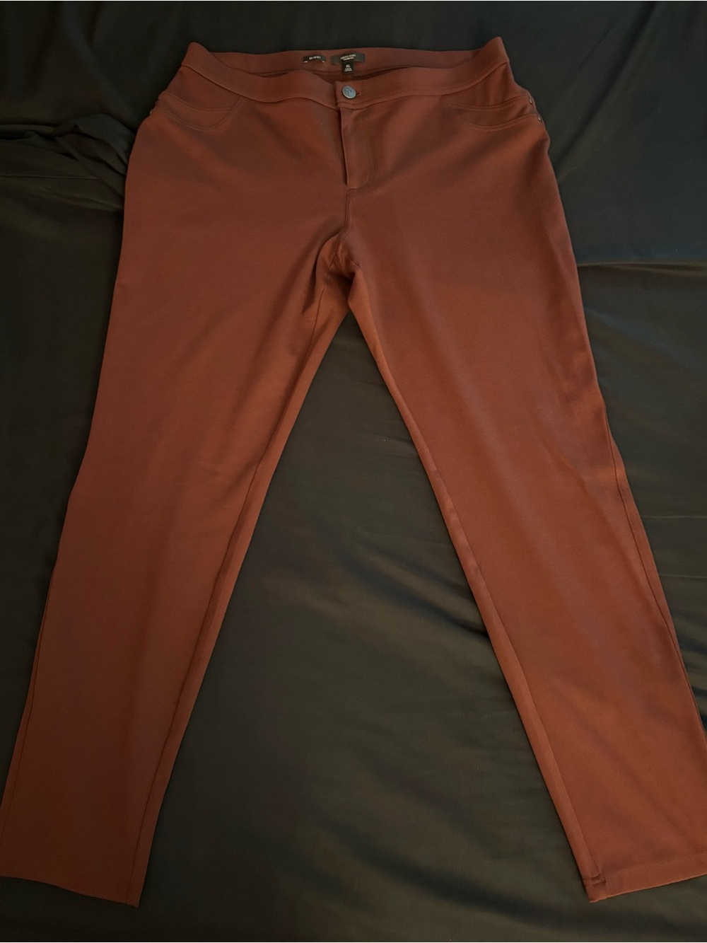 Women’s Simply Vera Vera Wang Skinny Stretch Pants in burgundy EUC size XL